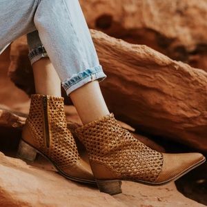 FP Woven Boots